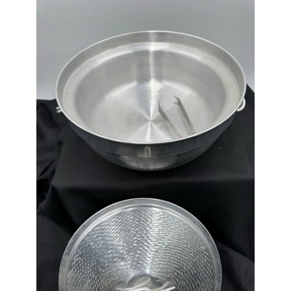 Hammered Aluminum Covered Serving Dish Insulated Warmer Italy IC-2